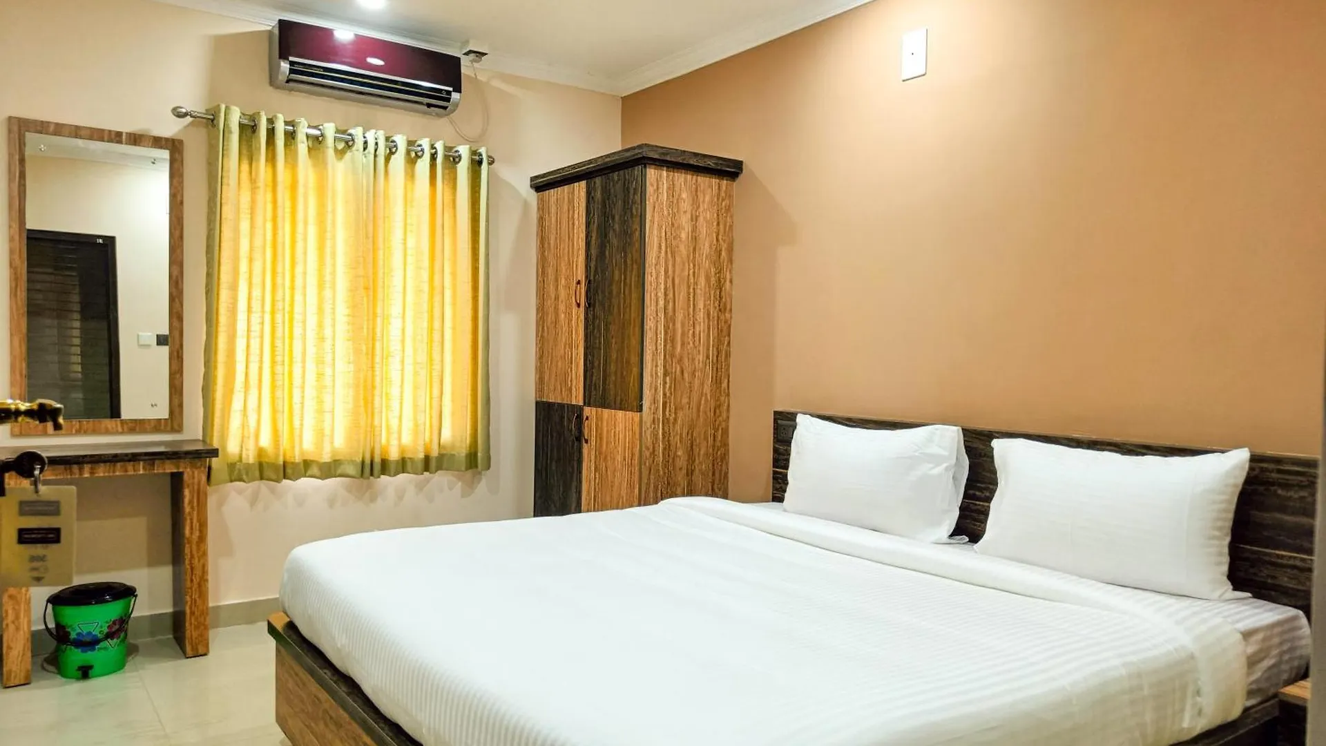 ** ホテル Nexstay Moments Inn Thrissur インド